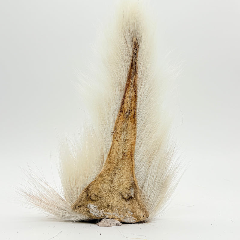 Load image into Gallery viewer, Cream bucktail-style fly tail with brown mottled base
