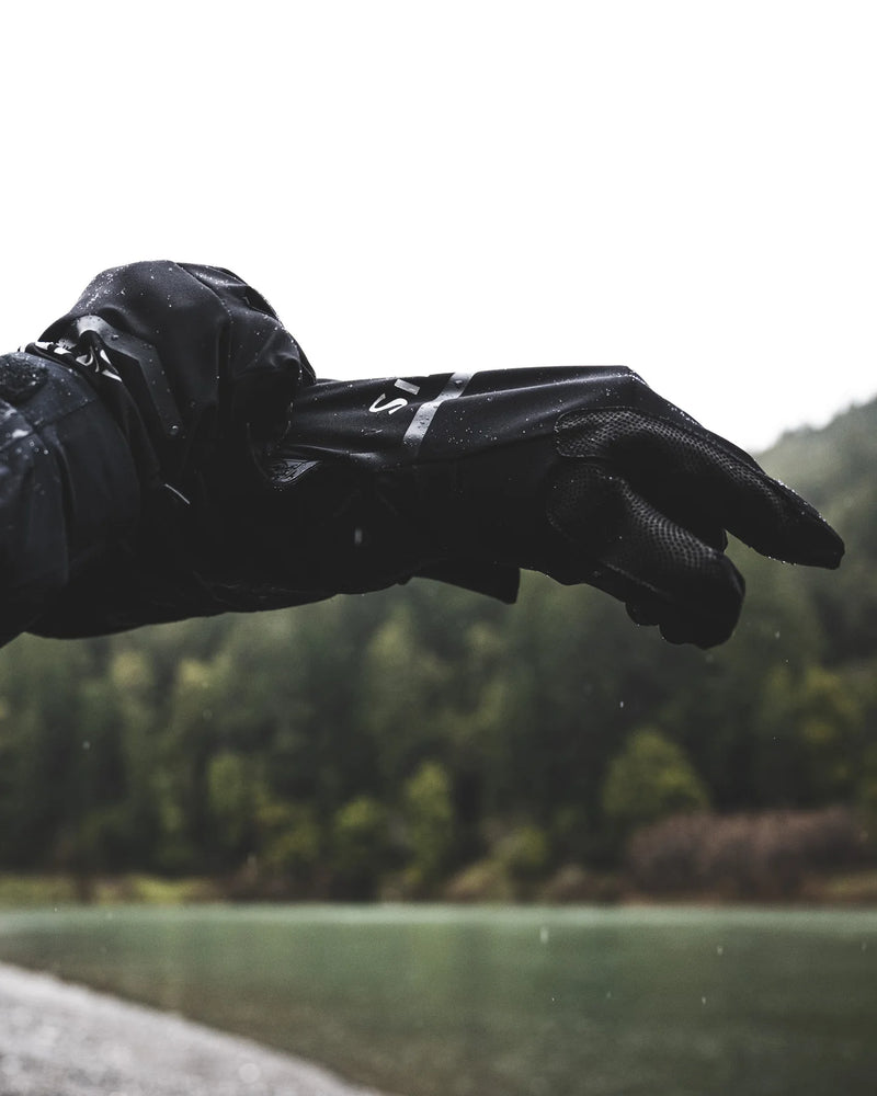Load image into Gallery viewer, Black glove and liner with waterproof finish, water droplets on palm and knuckles
