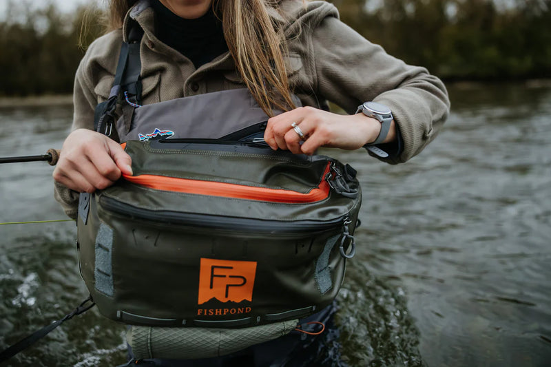 Load image into Gallery viewer, Fishpond Stormshadow Sling Pack
