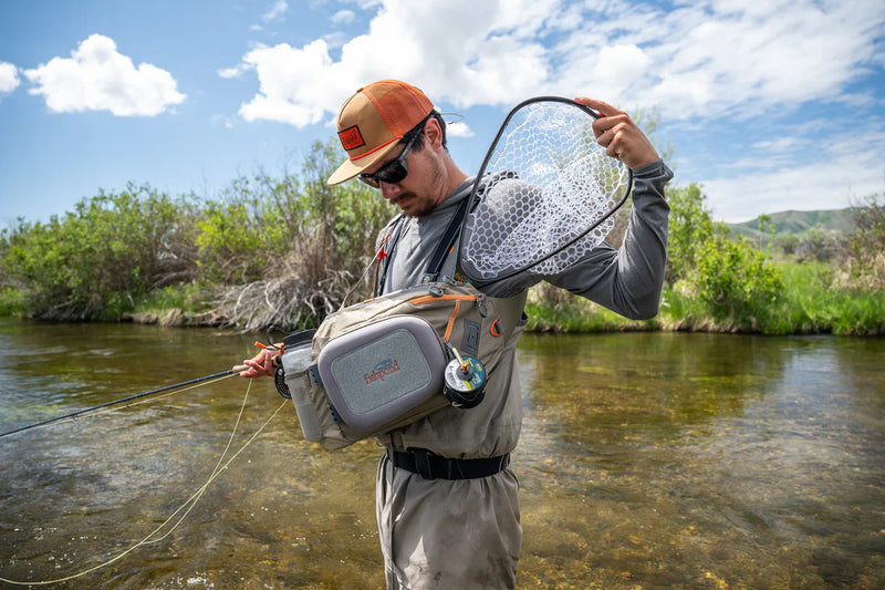 Load image into Gallery viewer, Fishpond Summit Sling 2.0
