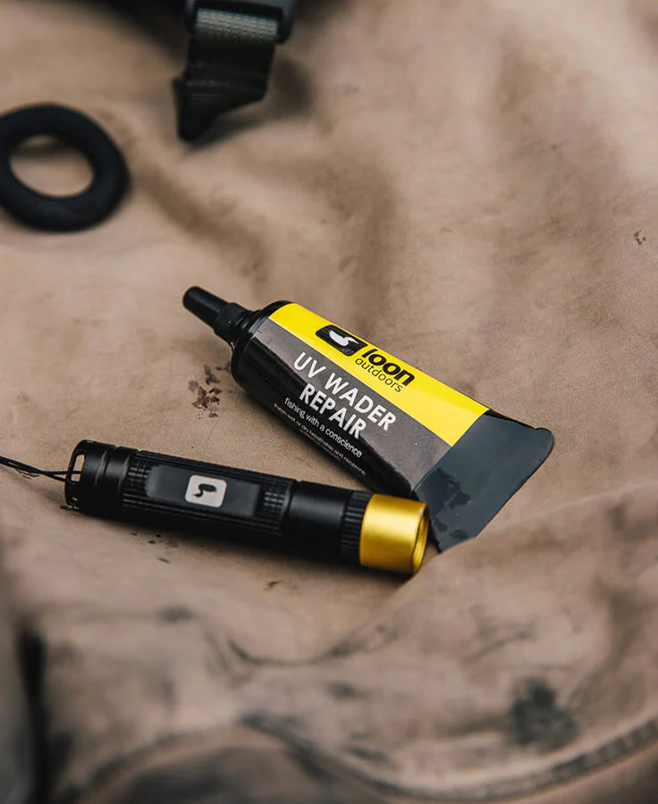 Load image into Gallery viewer, Loon Outdoors UV nano light
